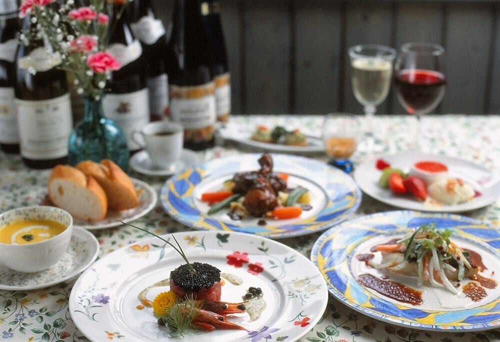 美食の街で修行を積んだシェフのフレンチと天然温泉を楽しめるオーベルジュ3491067