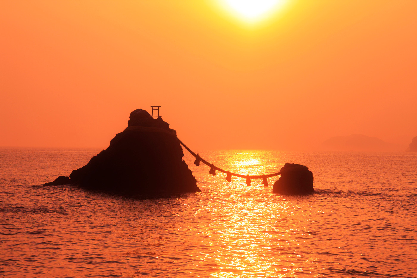 夫婦岩の日の出