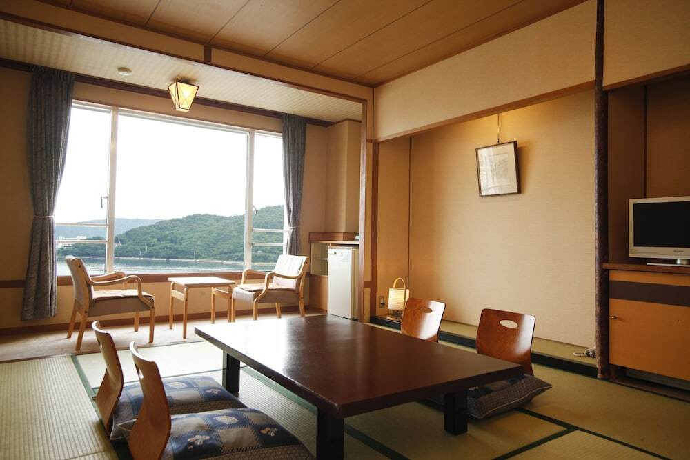 お部屋や露天風呂から海を眺めて優雅なステイ3843884