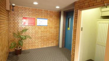 内部エントランス / 2