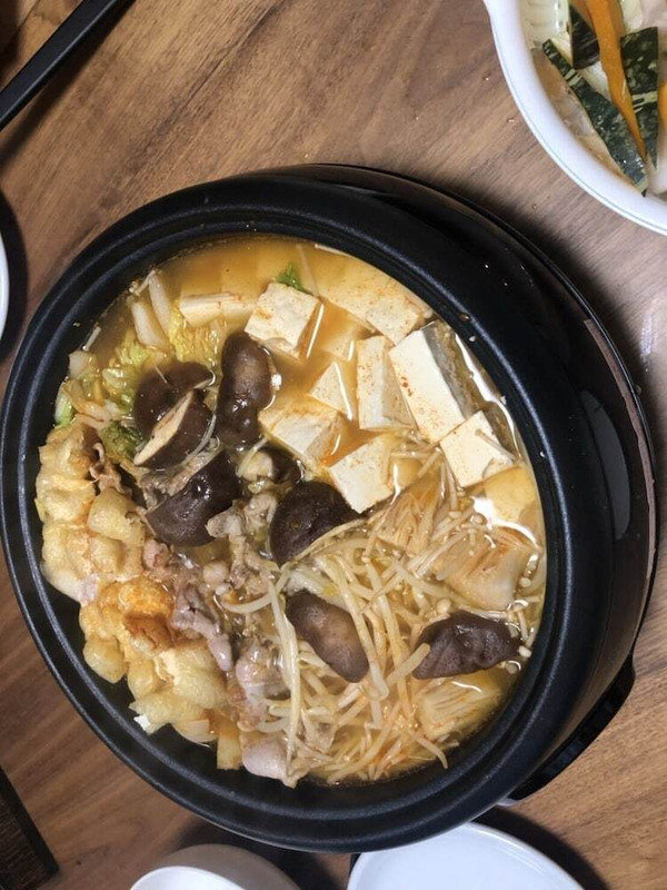 客室内のダイニングエリア