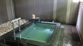 [禁煙] スーペリアツイン/ 温泉露天風呂付 (岩風呂)