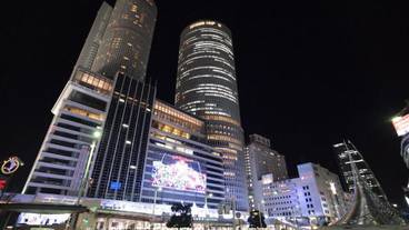 施設の正面 (日没後) / 2