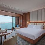 「インターコンチネンタル横浜 Pier 8」で愉しむ贅沢おこもりステイ。／神奈川県