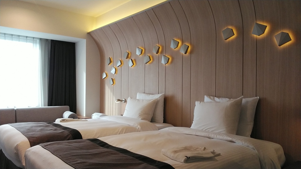 壁の照明が素敵です！