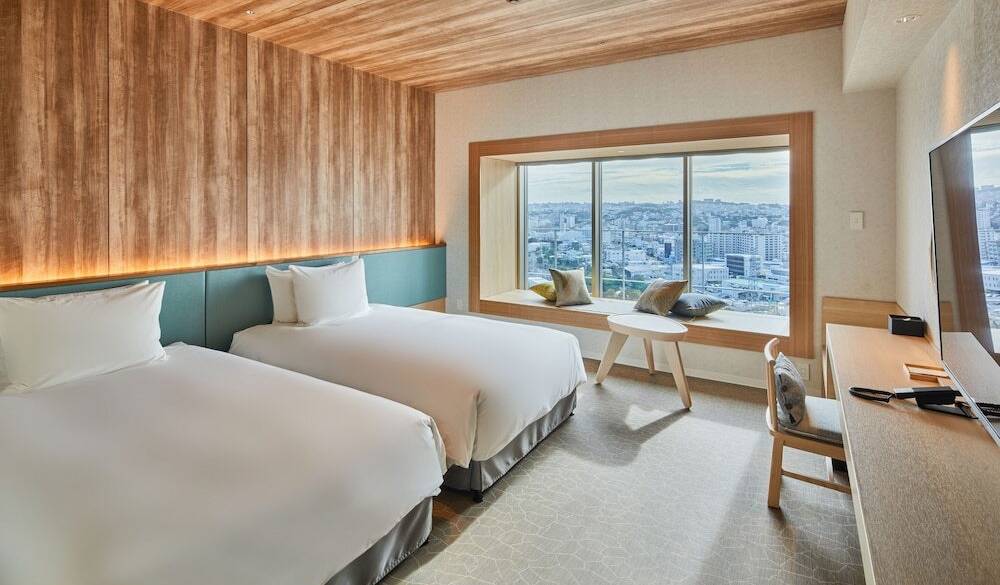 デラックス ウィンドーシート / 2