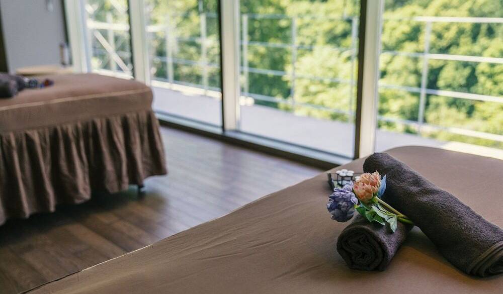 エステで癒し体験
疲れを取って元気に / 2