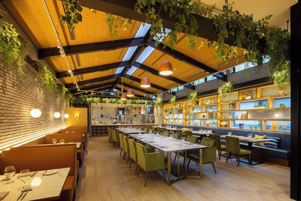 おしゃれ空間で味わう、セミブッフェスタイルの良質な朝食4573751