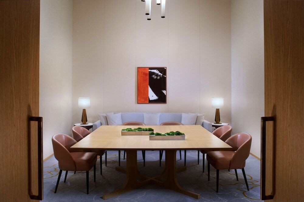 ラウンジ