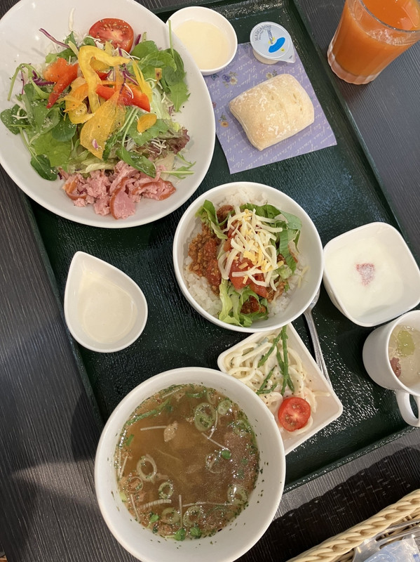 中央は「タコスご飯」