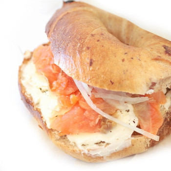 「Radio Bagel‎」 料理 27322582 サンドイッチメニュー Lox (518円) 