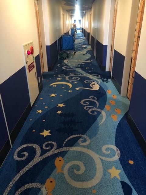 POPなデザイン各フロア違ったデザイン