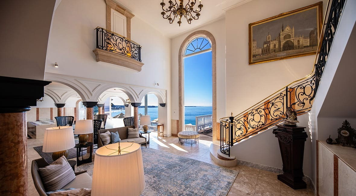 ロビーラウンジ