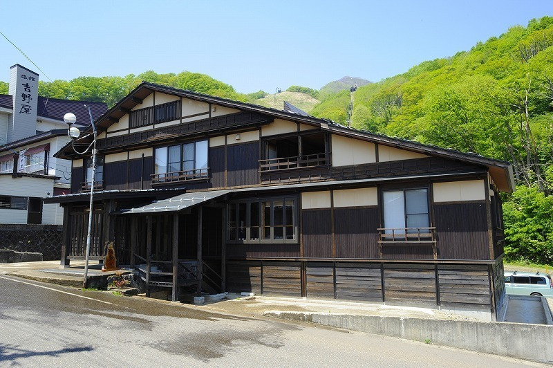 食事もお風呂も2人きり♡お忍び旅行気分にひたれる湯宿4065015