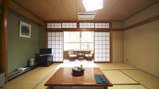 川原樋川沿い和室 広さお任せ (Wi-Fi無料 / 喫煙可)