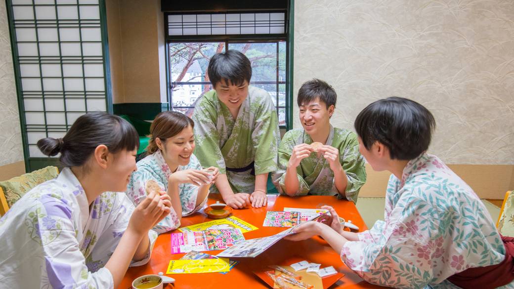 旅の夜はゆったり
過ごしてみよう / 1