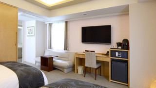 RAMデラックスルーム 禁煙 / スウェーデン製ベッド (大人3名利用時のみシングルソファーベッド1台が付きます)