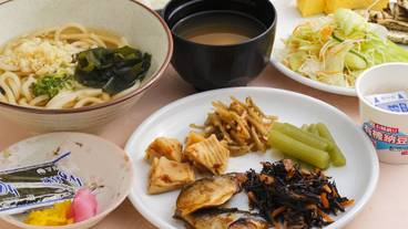 食事・飲み物 / 3