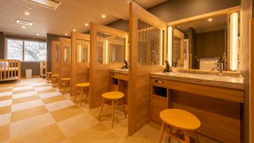 男性大浴場／パウダールーム / 4