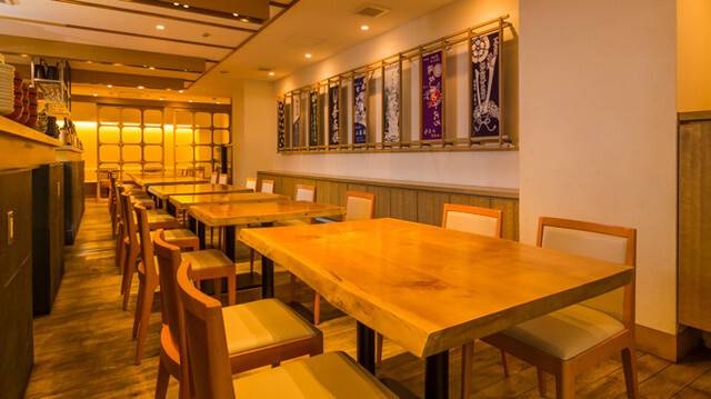 「とり田 博多本店」店内 / 5