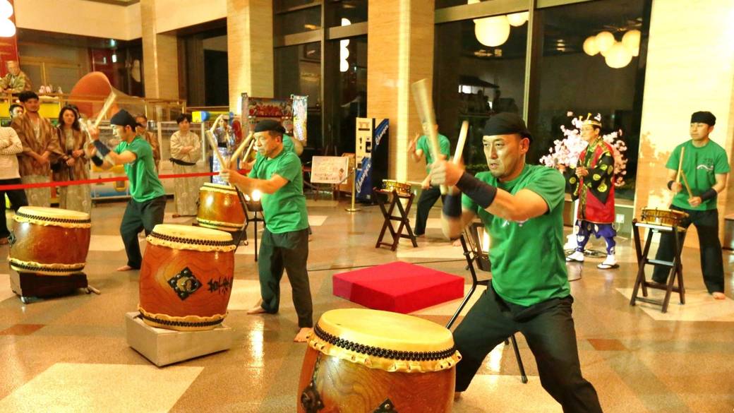 館内施設で過ごす
楽しい旅の夜 / 1