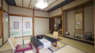 客室内のダイニングエリア / 19