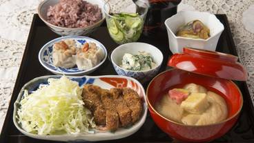 食事・飲み物 / 3