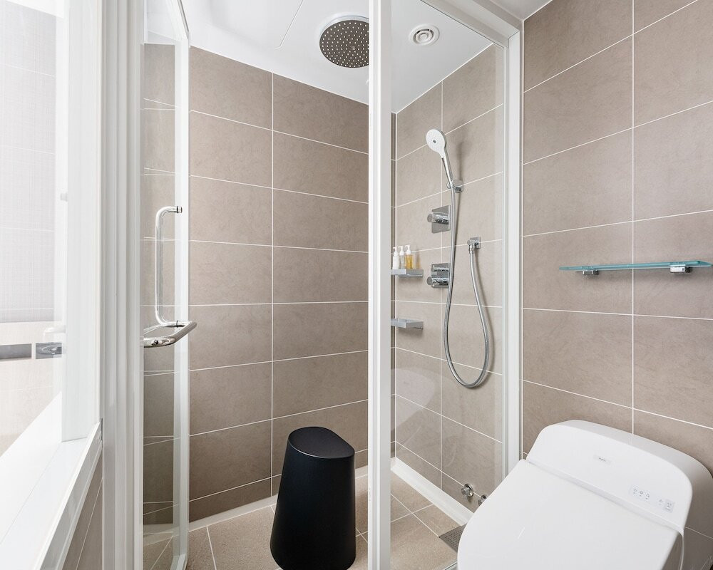 バスルームのシャワー