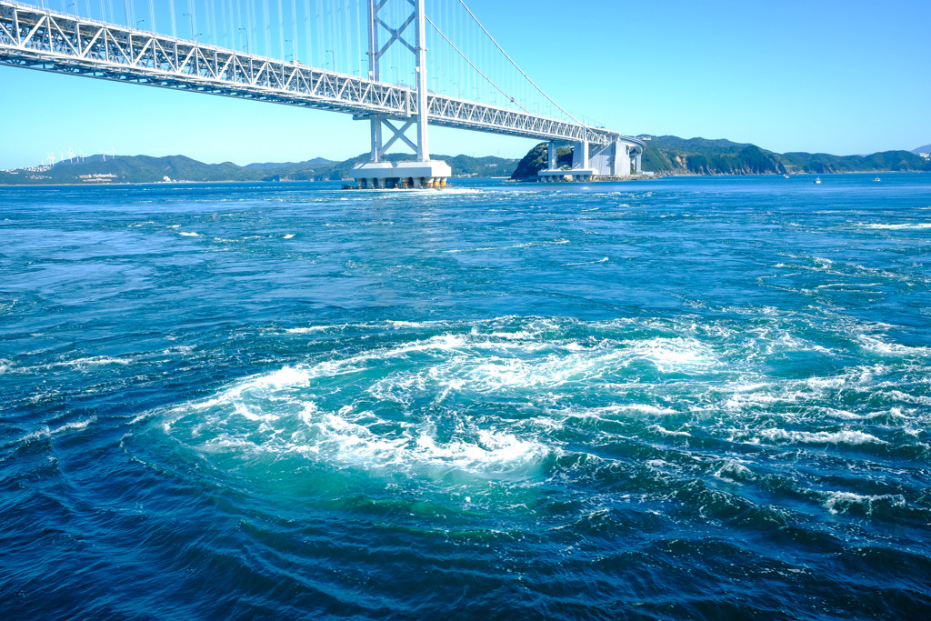 「四国」の自然と美味に心がほぐれる4037331