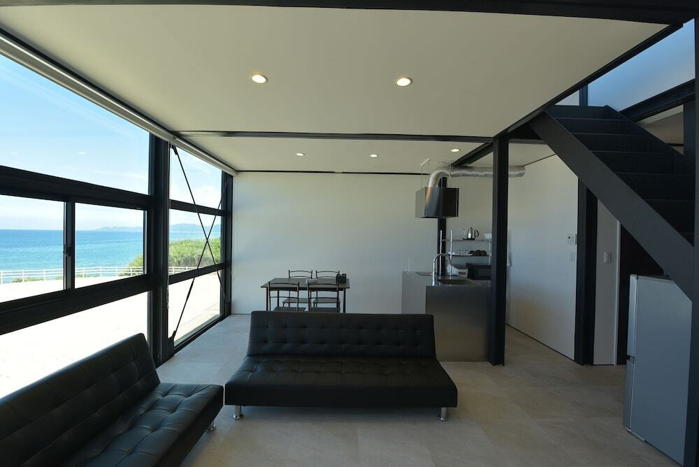 客室内のダイニングエリア