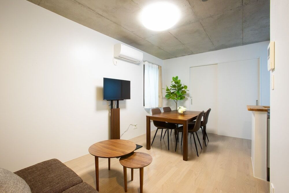 客室内のダイニングエリア