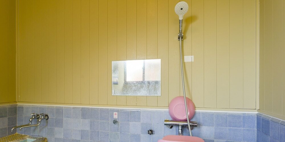 バスルームのシャワー