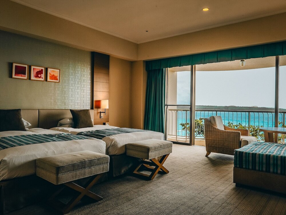 「与那覇前浜ビーチ」そば、リゾート気分を満喫できるホテル4022468