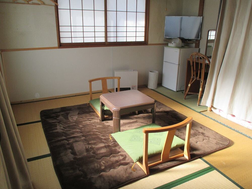 客室内のダイニングエリア