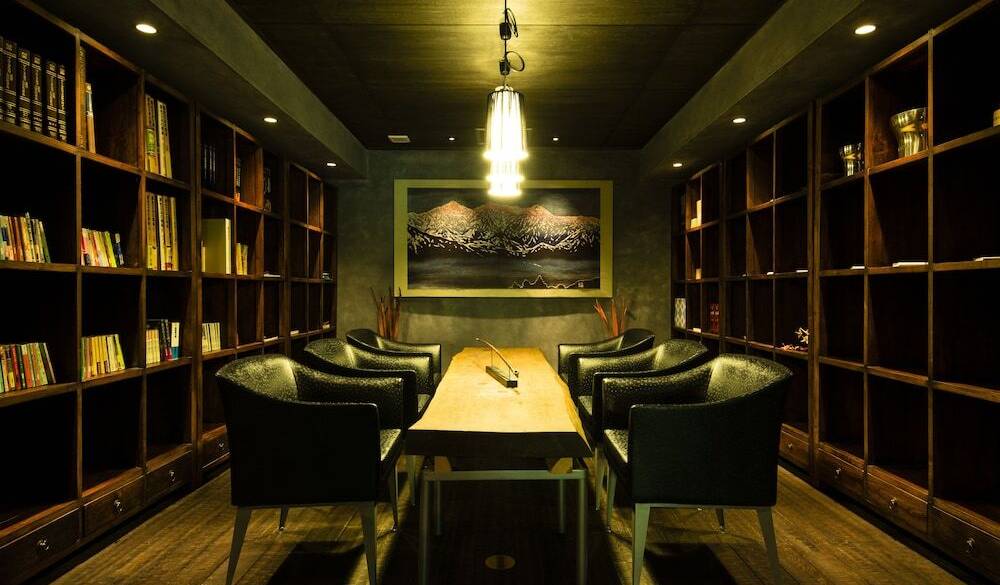 クラシカルで美しい
ラウンジにうっとり / 2