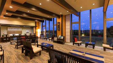 Lounge / 23