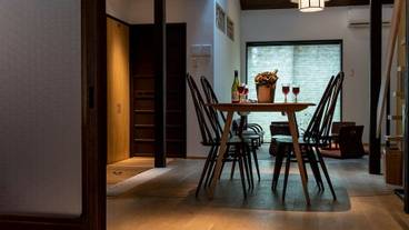 客室内のダイニングエリア / 8