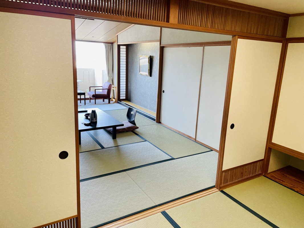 センターウイング館