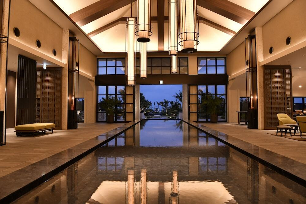 石垣島最大級のプールエリアはまさに絶景4055104