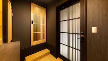 施設の入り口 / 2