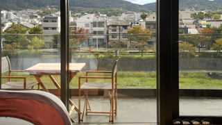 デラックス ルーム バルコニー (River)