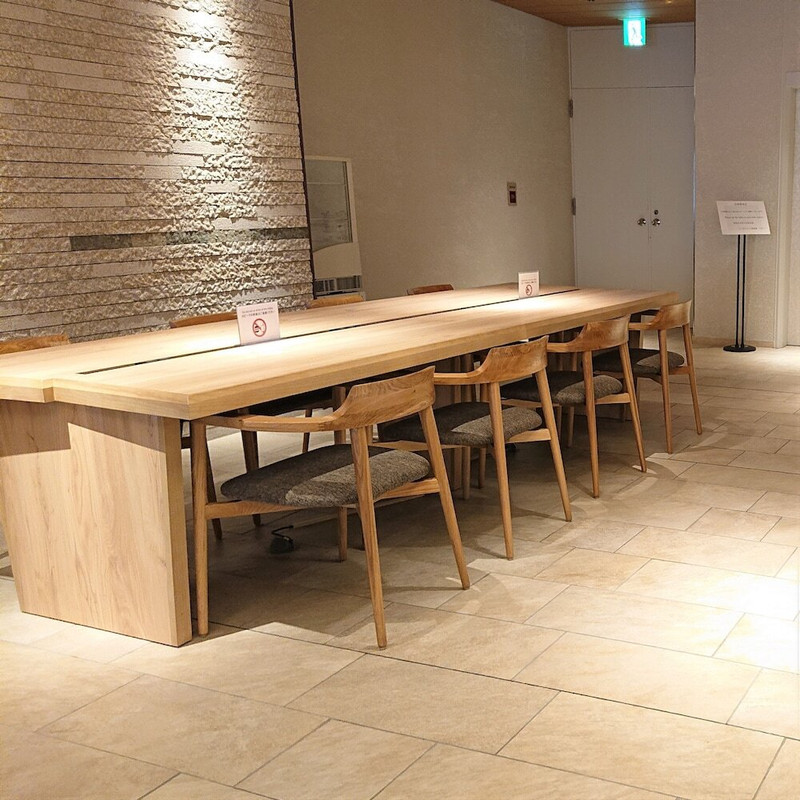 ロビーラウンジ