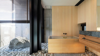 プレミアム ルーム ダブルベッド 2 台 バルコニー (River)