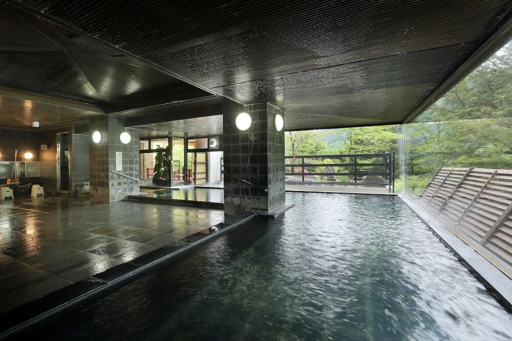 「鬼黒美湯」大浴場