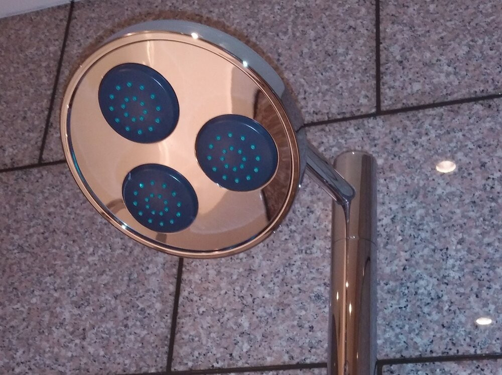 バスルームのシャワー例