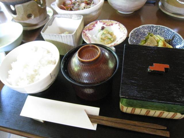 和も洋も楽しめる
バランスのよい朝食 / 3