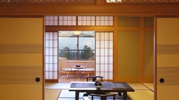 別館　鶴の居 源泉掛流し風呂付客室① / 1