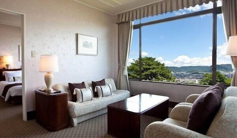 客室リビング一例 / 4