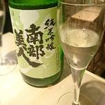 ワイングラスで日本酒を♪女性に人気の東京の日本酒バー8選