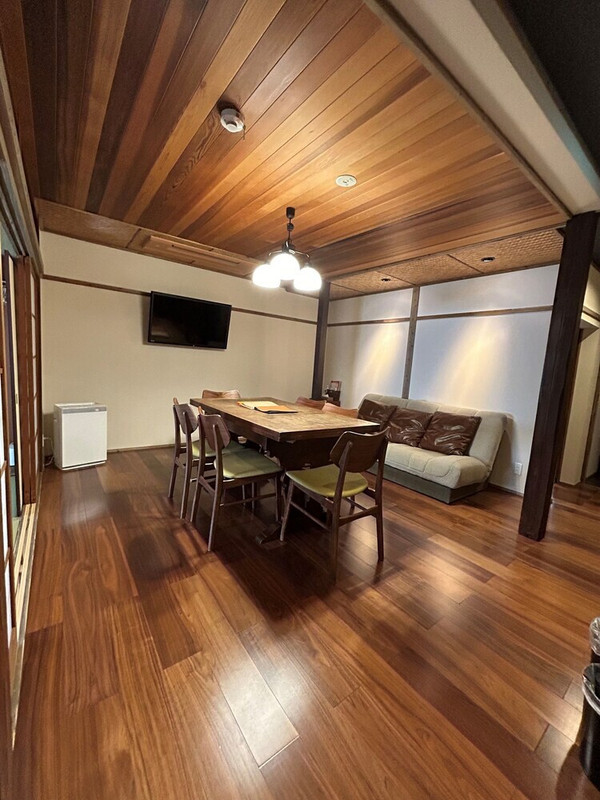 客室内のダイニングエリア